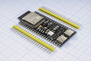 Огляд популярних плат розробки ESP32 та сфери їх застосування